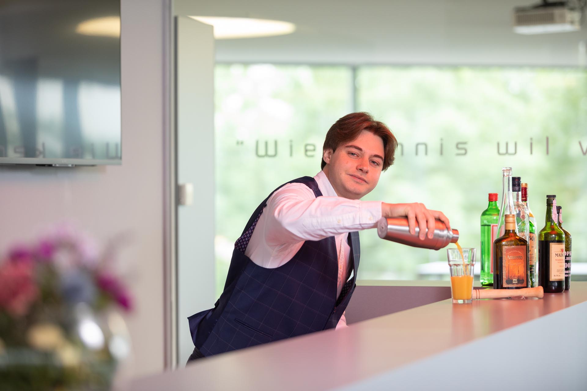 Henri werkt flexibel in de horeca om studies en werken te kunnen combineren